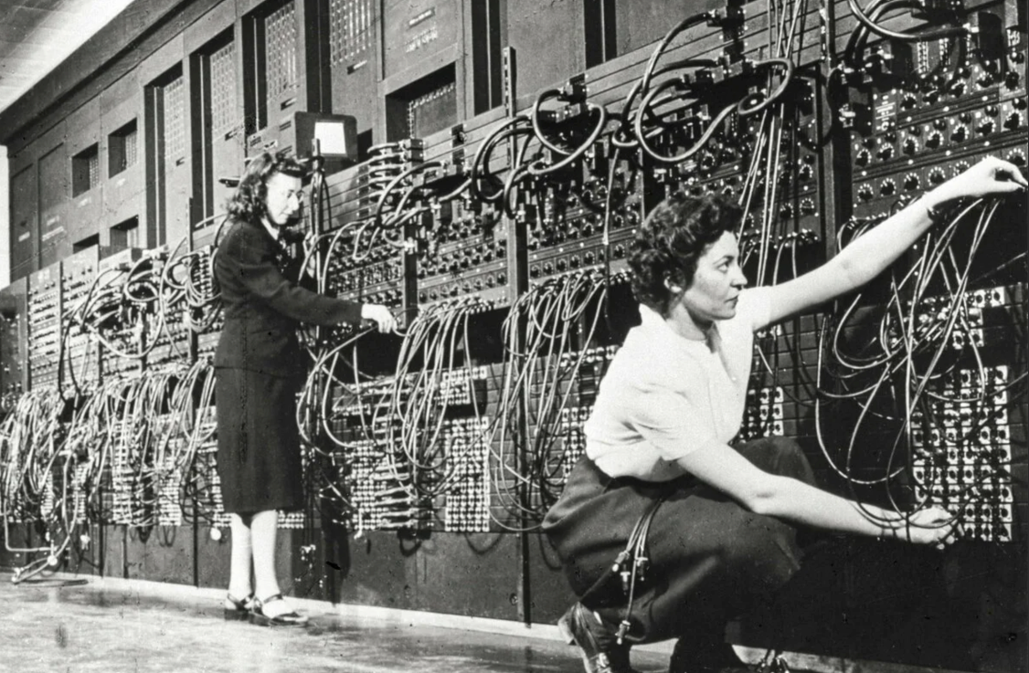 История компьютера ютуб. ЭНИАК 1946. ЭВМ Eniac (Electronic numerical Integrator and Computer. Первый компьютер ЭНИАК 1946. ЭНИАК (Eniac).